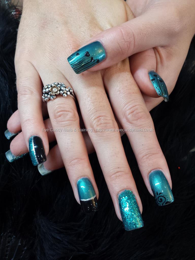 Half teal half black gel nails | Black gel nails, Teal acrylic nails, Teal  nail designs