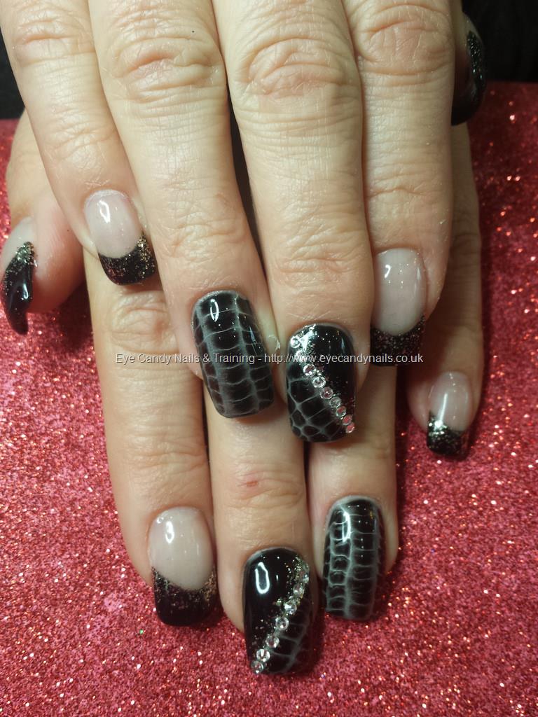 Omg doing real snake skin nails. Shredded snake skin nail art sculpted  designer gel nails. - YouTube