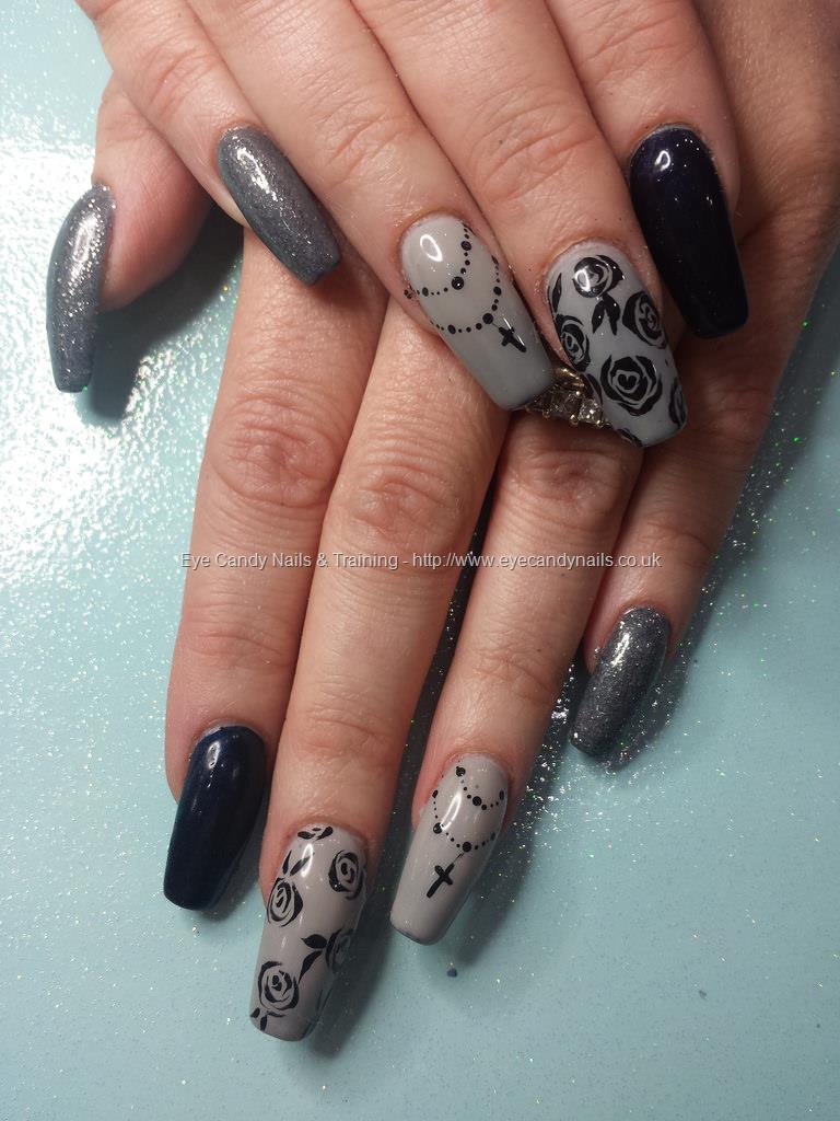 Pin on Black nails ideas